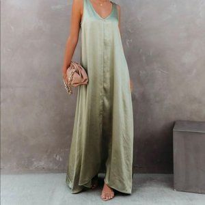 ISO - VICI OLIVE MAXI DRESS